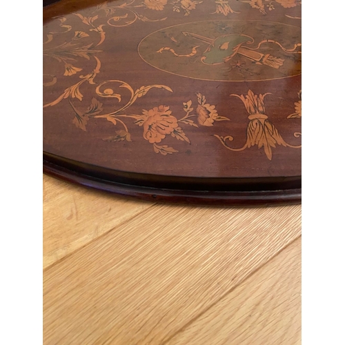 250 - AN EXCELLENT OVAL MAHOGANY INLAID SERVING TRAY, with central oval inlaid panel surrounded by intrica... 