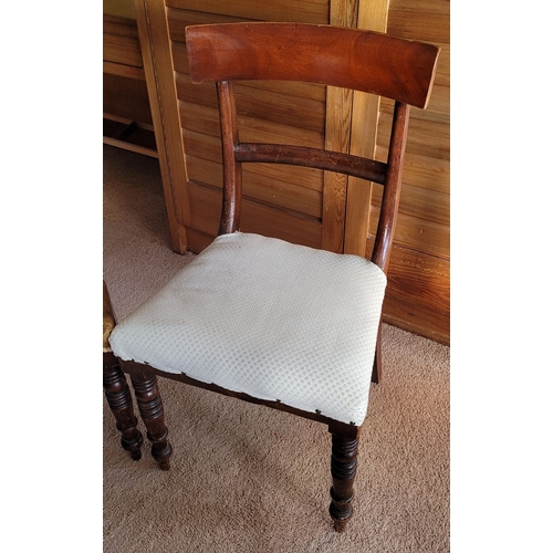 259 - A SET OF FIVE REGENCY MAHOGANY DINING CHAIRS, includes two carvers: each with typical Regency style ... 