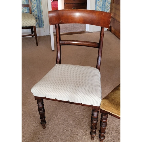 259 - A SET OF FIVE REGENCY MAHOGANY DINING CHAIRS, includes two carvers: each with typical Regency style ... 