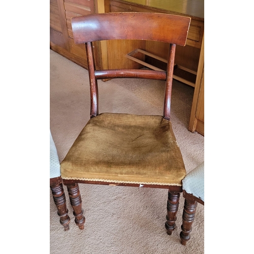 259 - A SET OF FIVE REGENCY MAHOGANY DINING CHAIRS, includes two carvers: each with typical Regency style ... 