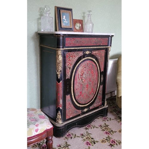 267 - A NEATLY SIZED NAPOLEON III STYLE BOULLE MARQUETRY INLAID CABINET, with a white marble top. The cabi... 