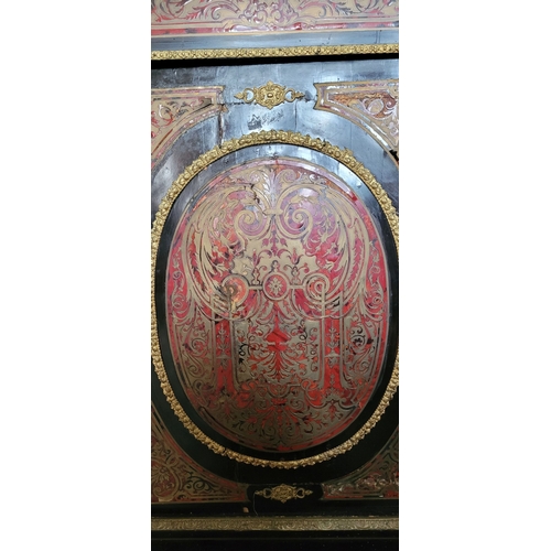 267 - A NEATLY SIZED NAPOLEON III STYLE BOULLE MARQUETRY INLAID CABINET, with a white marble top. The cabi... 