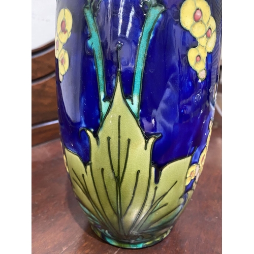 294 - A MINTON ART NOUVEAU SECESSIONIST VASE, c.1900, decorated with stylised yellow flowers with green fo... 