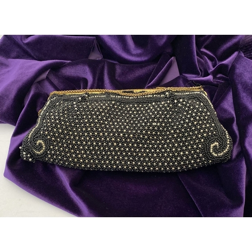 301 - A LOVELY VINTAGE FRENCH LADIES BEADED EVENING BAG/CLUTCH, the lined interior with label reading ‘Han... 