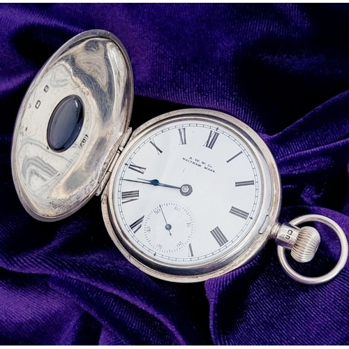 32 - A LATE 19TH CENTURY SILVER CASED AMERICAN WALTHAM CO. POCKET WATCH, the case in English silver, Birm... 