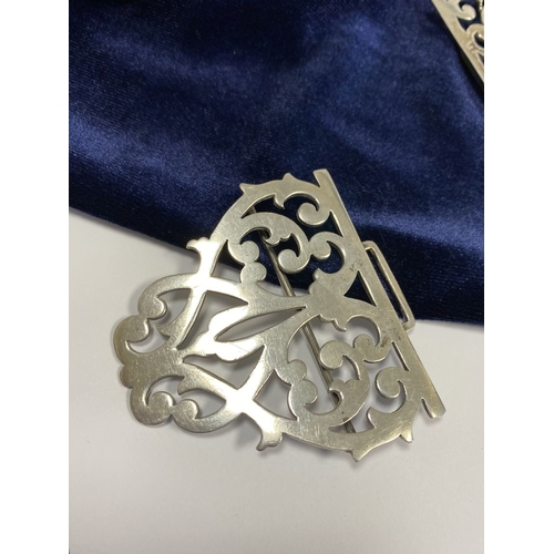 35 - A VICTORIAN SILVER NURSES BUCKLE, Hallmarked Deakin & Francis Ltd, Regent Place Birmingham c.1898. N... 