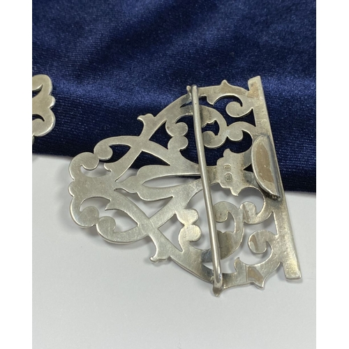 35 - A VICTORIAN SILVER NURSES BUCKLE, Hallmarked Deakin & Francis Ltd, Regent Place Birmingham c.1898. N... 