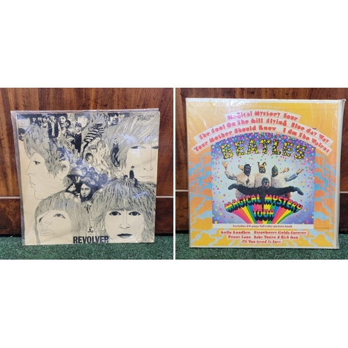 195 - TWO VINTAGE BEATLES RECORDS/VINYLS: (i) THE BEATLES – REVOLVER, (PARLOPHONE, PCSJ 7009), EMI, in ori... 