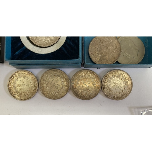 199 - A COLLECTION OF WORLDWIDE COINS, to include five 10 Francs coins dating 1967 – 1970, two United Stat... 