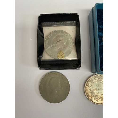 199 - A COLLECTION OF WORLDWIDE COINS, to include five 10 Francs coins dating 1967 – 1970, two United Stat... 