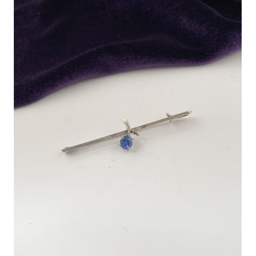 234 - A 9CT WHITE GOLD & SILVER GEMSET BAR BROOCH, 9ct white gold brooch marked 9ct to reverse, set with b... 