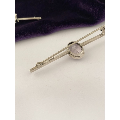 234 - A 9CT WHITE GOLD & SILVER GEMSET BAR BROOCH, 9ct white gold brooch marked 9ct to reverse, set with b... 
