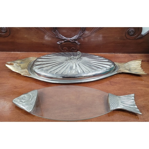 238 - A VERY LARGE FISH SERVER & PRESENTATION PLATE, the server with lobed lift away lid decorated with a ... 