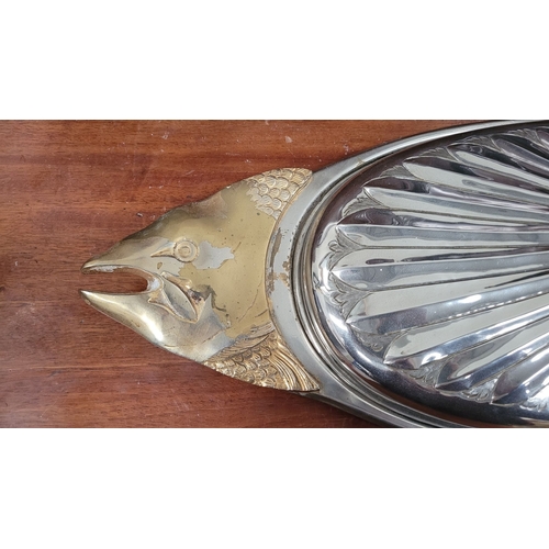 238 - A VERY LARGE FISH SERVER & PRESENTATION PLATE, the server with lobed lift away lid decorated with a ... 