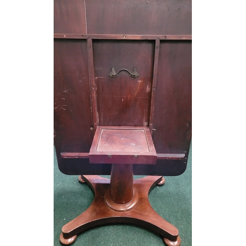 289 - A LARGE IRISH REGENCY MAHOGANY TIP-UP DINING TABLE, the table top made from two pieces of stunning m... 