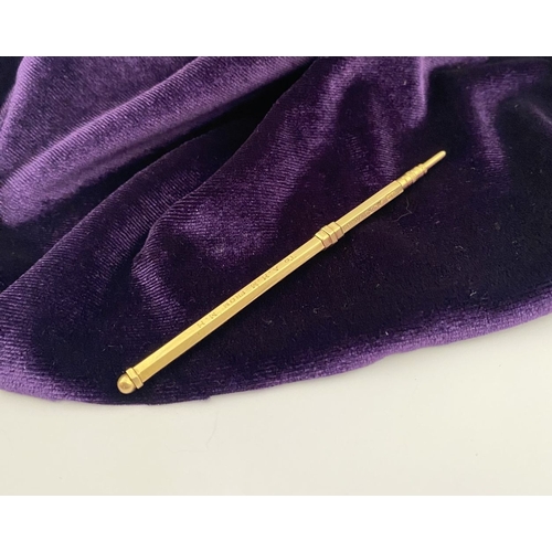 16 - AN EARLY 20TH CENTURY CASED 18CT GOLD SWIZZLE STICK, numbered & hallmarked to body with Maker’s mark... 