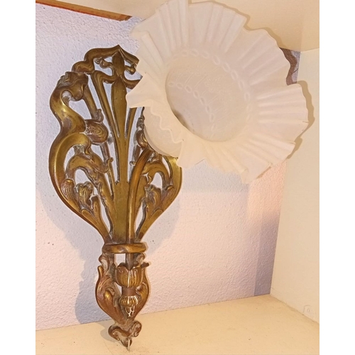 182 - A LARGE ART NOUVEAU BRASS WALL LIGHT, Early 20th Century, French empire style decorative brass sconc... 