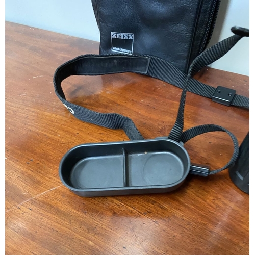 198 - A CASED PAIR OF CARL ZEISS WEST GERMANY BINOCULARS, Dialyt 7x42B. Made in West Germany.