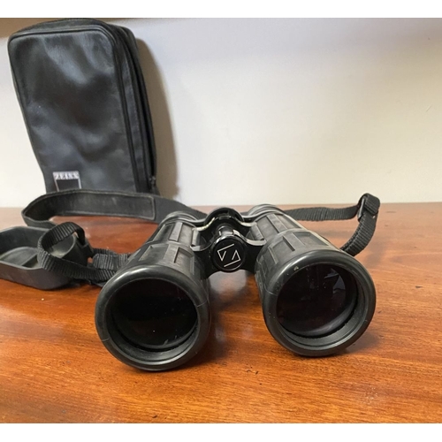 198 - A CASED PAIR OF CARL ZEISS WEST GERMANY BINOCULARS, Dialyt 7x42B. Made in West Germany.