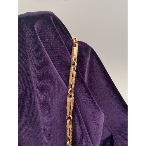 20 - A HEAVY 9CT ROSEGOLD NECKLACE, thick fancy paperclip chain links, each with decorative textured engr... 