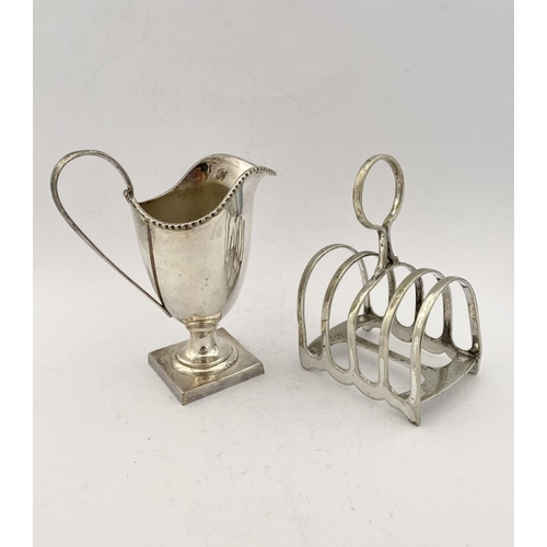 217 - A SILVERPLATE LOT TO INCLUDE: A SET OF FOUR VINTAGE HEAVY SILVER-PLATE SAUCE BOATS, VINTAGE SILVER-P... 