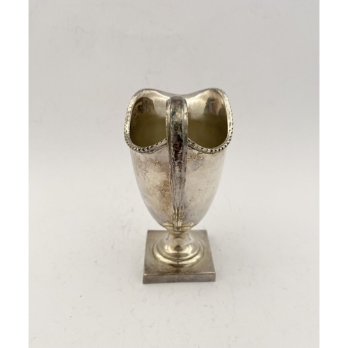 217 - A SILVERPLATE LOT TO INCLUDE: A SET OF FOUR VINTAGE HEAVY SILVER-PLATE SAUCE BOATS, VINTAGE SILVER-P... 