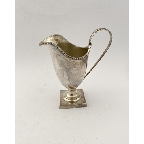 217 - A SILVERPLATE LOT TO INCLUDE: A SET OF FOUR VINTAGE HEAVY SILVER-PLATE SAUCE BOATS, VINTAGE SILVER-P... 