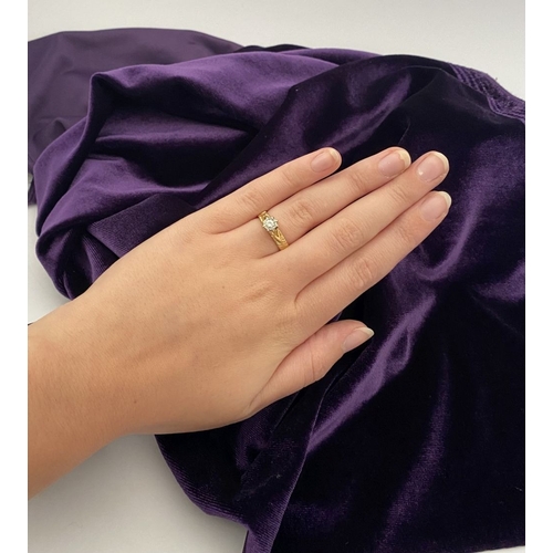 22 - AN ATTRACTIVE 18CT GOLD DIAMOND SOLITAIRE RING, central round cut diamond in decorative raised claw ... 