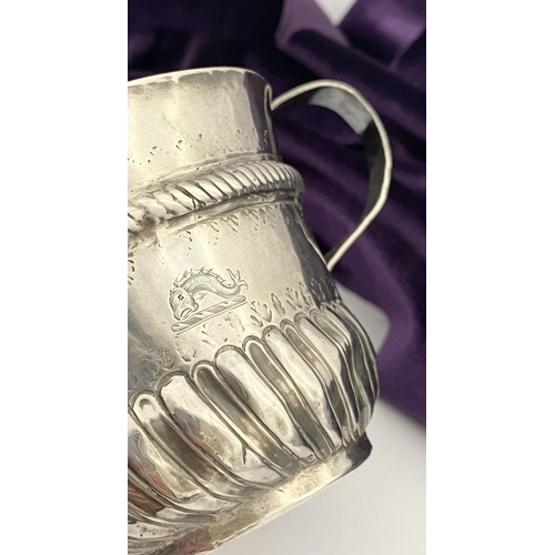 23 - AN EARLY GEORGE I SILVER PORRINGER BOWL, Hallmarked with Makers mark James Goodwin, London c.1714. T... 