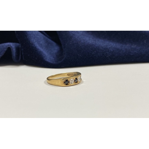 247 - A LOVELY 9CT YELLOW GOLD DIAMOND & SAPPHIRE RING, with four round cut sapphires separated by three r... 