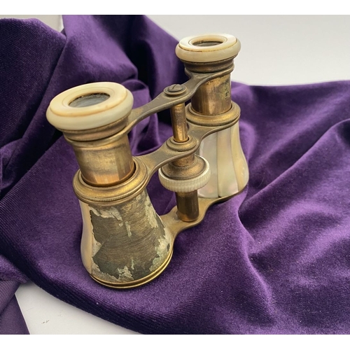 260 - A PAIR OF EARLY 20TH CENTURY ‘IRIS OF PARIS’ BRASS & MOTHER OF PEARL OPERA GLASSES, c.1900, along wi... 