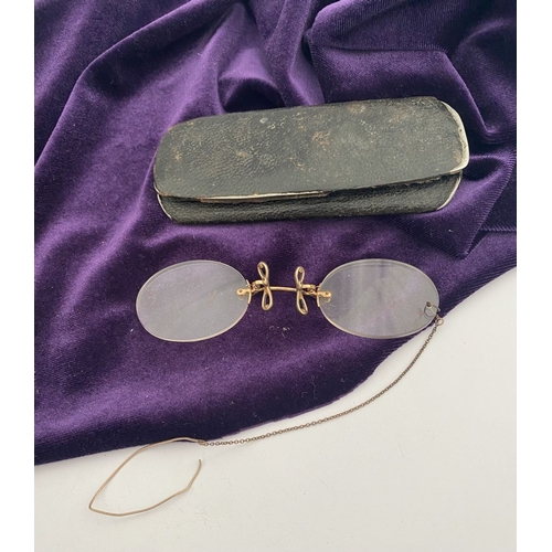 260 - A PAIR OF EARLY 20TH CENTURY ‘IRIS OF PARIS’ BRASS & MOTHER OF PEARL OPERA GLASSES, c.1900, along wi... 