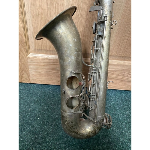 264 - A MUSICAL INSTRUMENT LOT TO INCLUDE (i) a vintage flatback 8 string mandolin, possibly by Lignatone,... 