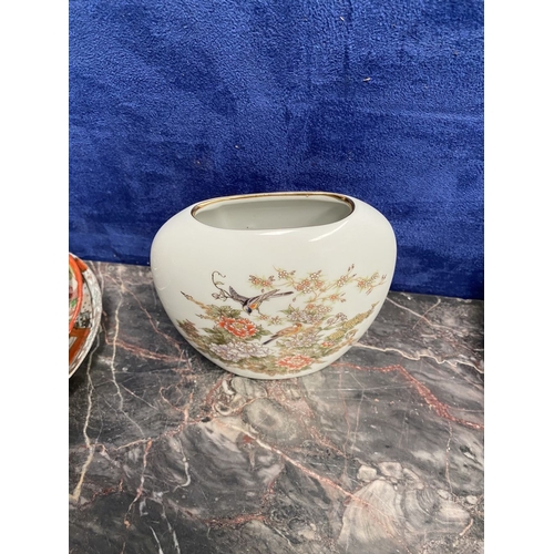 278 - A CHINESE & JAPANESE LOT, to include (i) a black lacquered circular box, with painted decoration to ... 