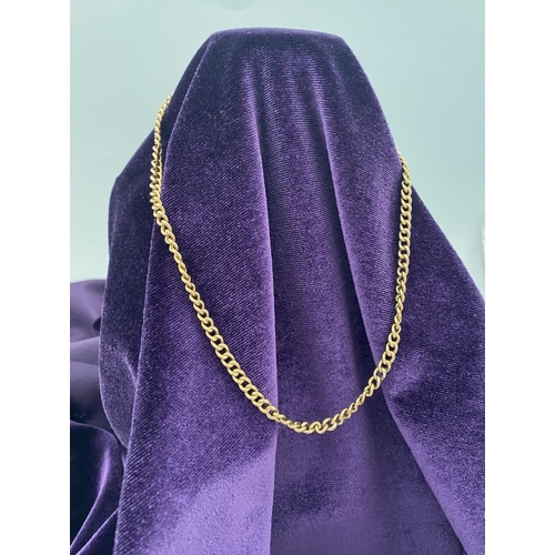 38 - A PRETTY 9CT ROSEGOLD CHAIN LINK NECKLACE, hallmarked to clasp. Delicate curb link chain with double... 