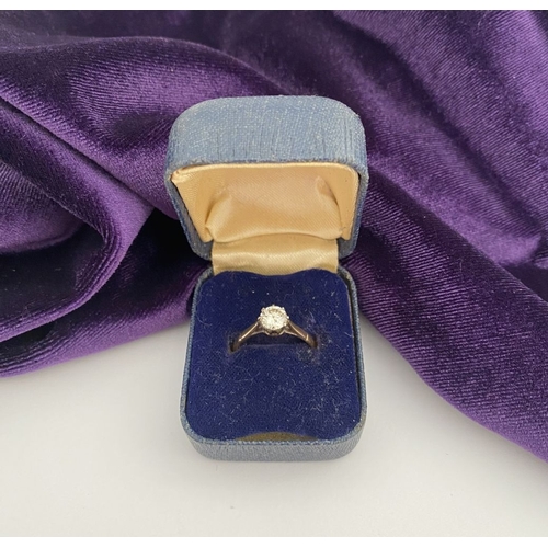 46 - A WONDERFUL 18CT GOLD & PLATINUM DIAMOND SOLITAIRE RING, beautiful central round brilliant cut diamo... 
