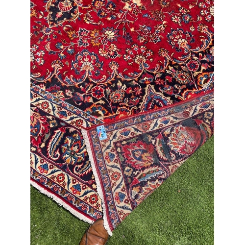 127 - A VIBRANT PERSIAN KASHAN RUG, hand knotted, high knot density, dyed using natural vegetable dyes. In... 