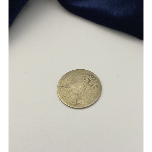 171 - A MIXED JEWELLERY/COIN LOT, to include (i) an Irish silver religious medal, hallmarked to reverse wi... 