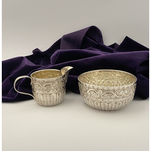 80 - A VICTORIAN SILVER MILK JUG & SUGAR BOWL, by Hilliard & Thomason (John Hilliard & John Thomason trad... 