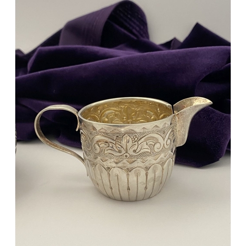 80 - A VICTORIAN SILVER MILK JUG & SUGAR BOWL, by Hilliard & Thomason (John Hilliard & John Thomason trad... 