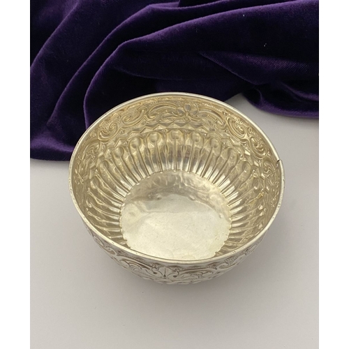 80 - A VICTORIAN SILVER MILK JUG & SUGAR BOWL, by Hilliard & Thomason (John Hilliard & John Thomason trad... 