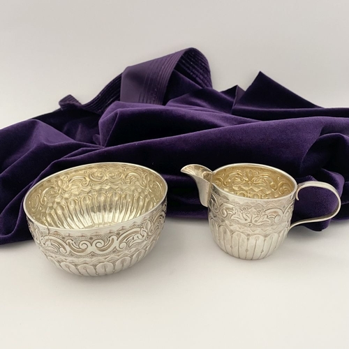 80 - A VICTORIAN SILVER MILK JUG & SUGAR BOWL, by Hilliard & Thomason (John Hilliard & John Thomason trad... 