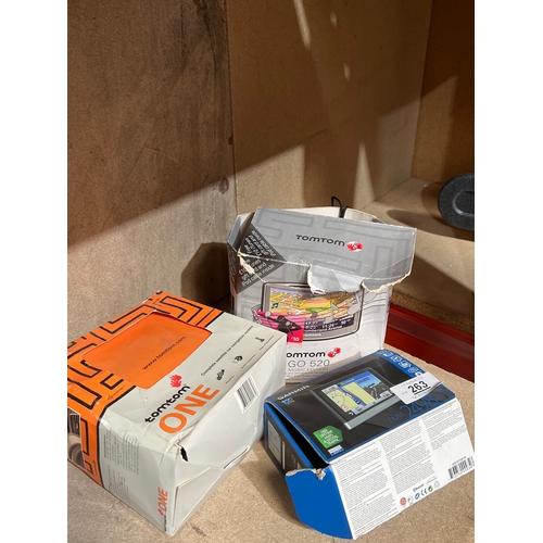 263 - Job lot of tomtom sat navs