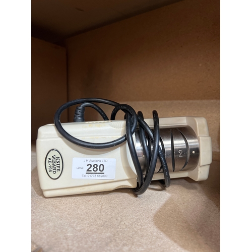 280 - Electric knife sharper