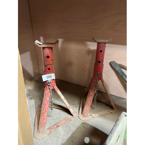 289 - Apex stands