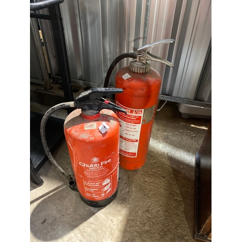 416 - 2x fire extinguishers