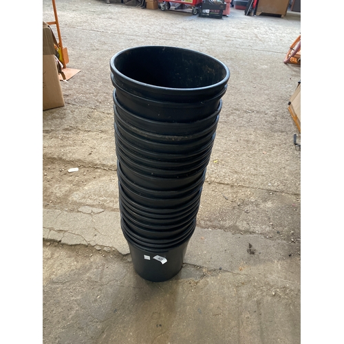 435 - Bundle of 20 large plant pot buckets