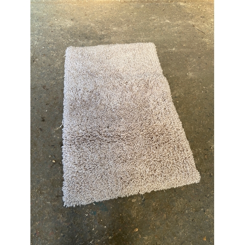 109 - Spirit fluffy rug - 90x150cm