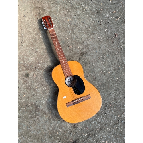 113 - El Chico acoustic guitar - one broken string