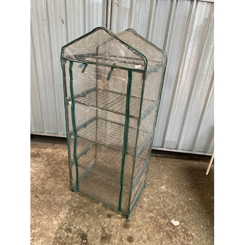 120 - Small greenhouse with shelves